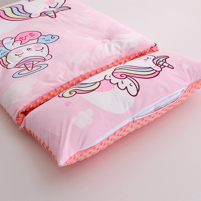 91家纺网 家纺一手货源 找家纺 八零年代 2025新款秋冬加厚豆豆绒儿童一体睡袋宝宝绒防踢被 粉红马