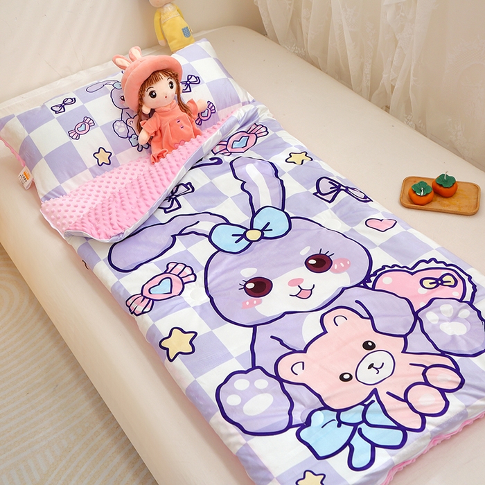 91家纺网 家纺一手货源 找家纺 八零年代 2025新款秋冬加厚豆豆绒儿童一体睡袋宝宝绒防踢被 格子紫兔