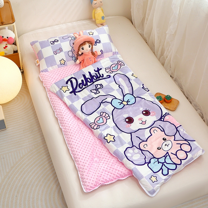 91家纺网 家纺一手货源 找家纺 八零年代 2025新款秋冬加厚豆豆绒儿童一体睡袋宝宝绒防踢被 格子紫兔