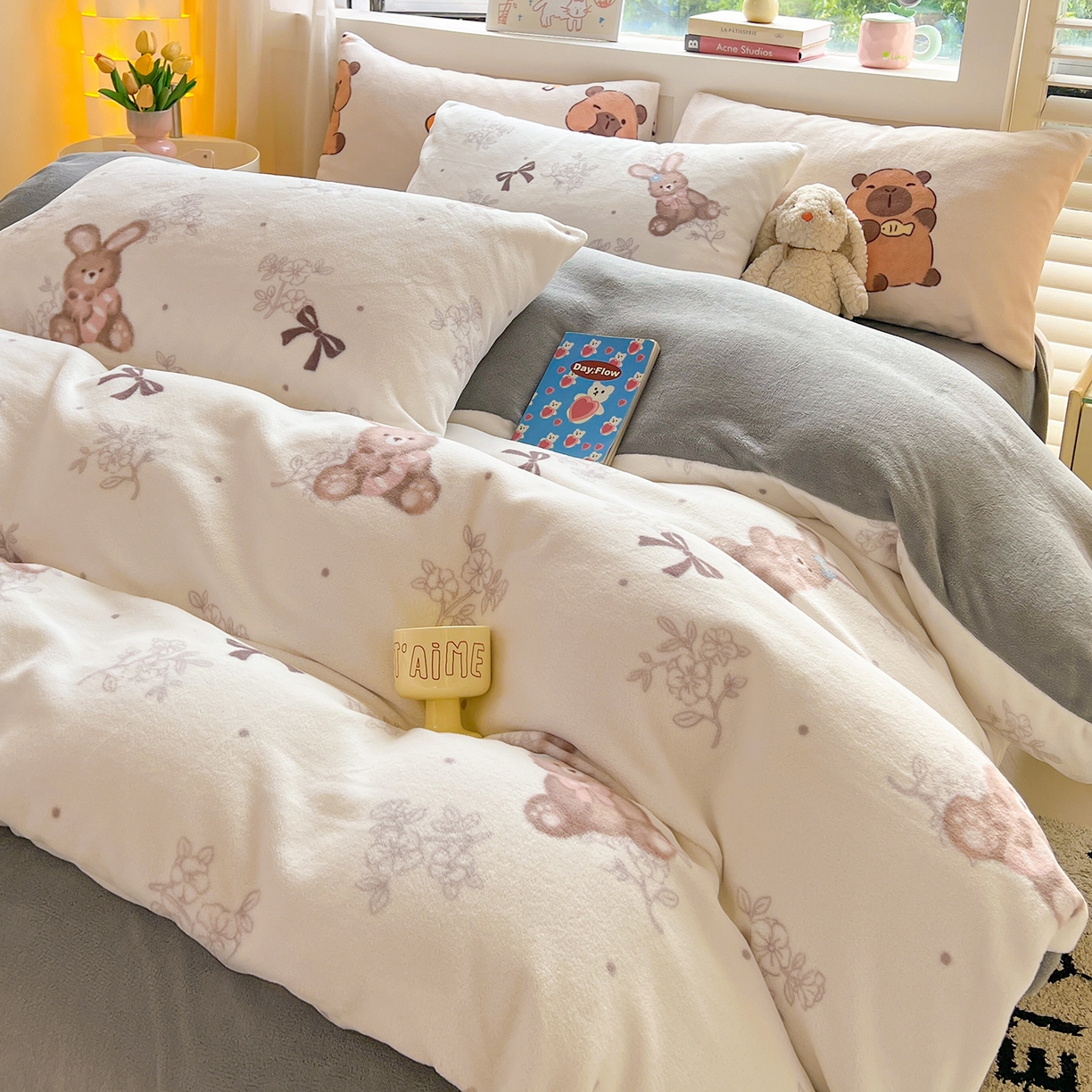 91家纺网 家纺一手货源 找家纺 LIFE.丽芙 2025秋冬新款A类牛奶绒加厚保暖单被套 花环小兔