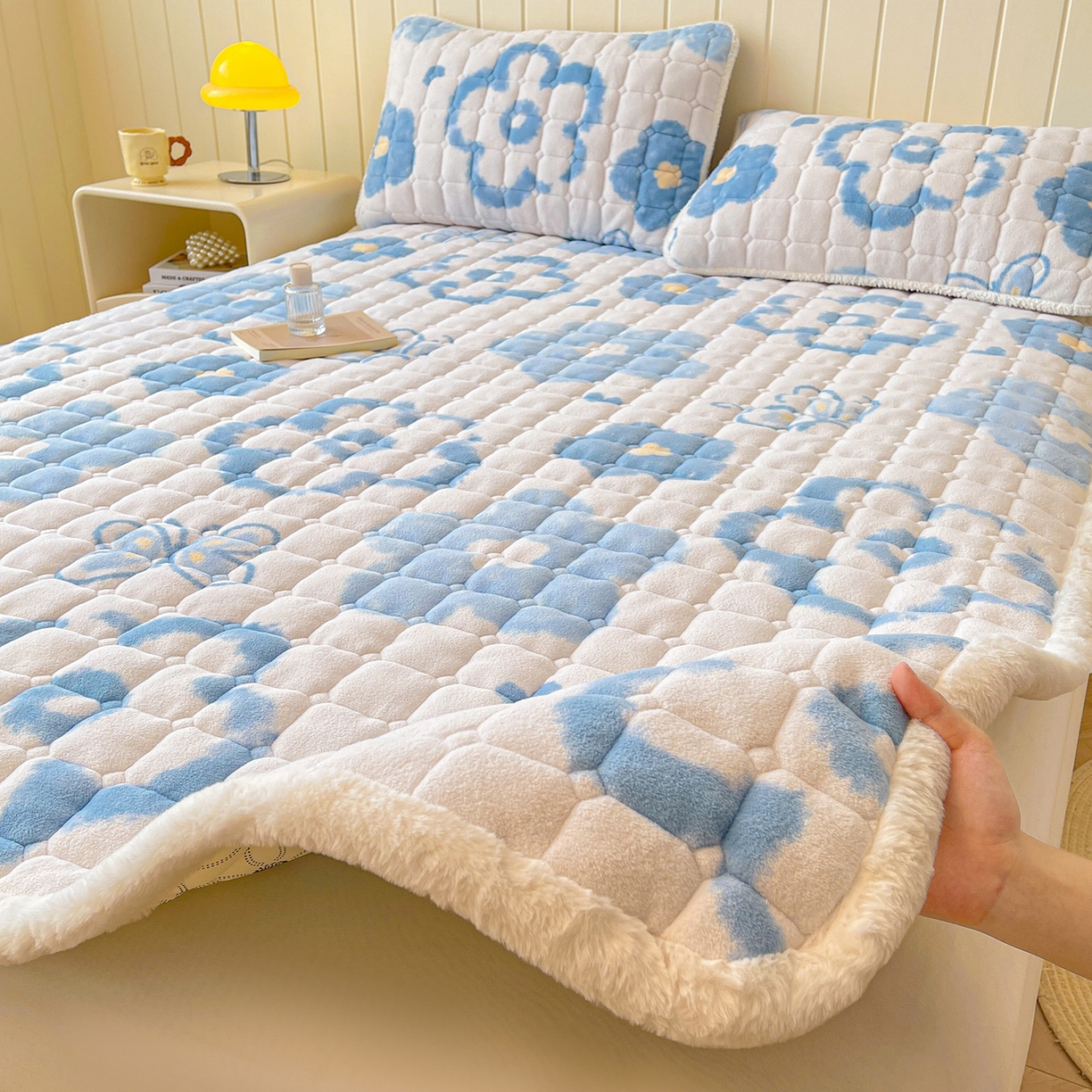 （总）LIFE.丽芙 2025秋冬新款牛奶绒加厚夹棉床垫床护垫单件印花卡通小清新床褥床垫子三件套