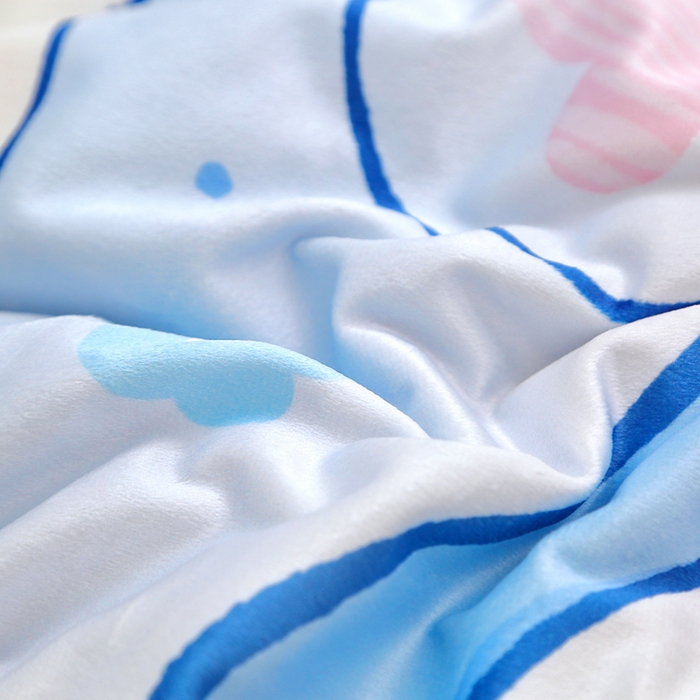 91家纺网 家纺一手货源 找家纺 八零年代 2025新款秋冬加厚豆豆绒儿童一体睡袋宝宝绒防踢被 顽皮企鹅