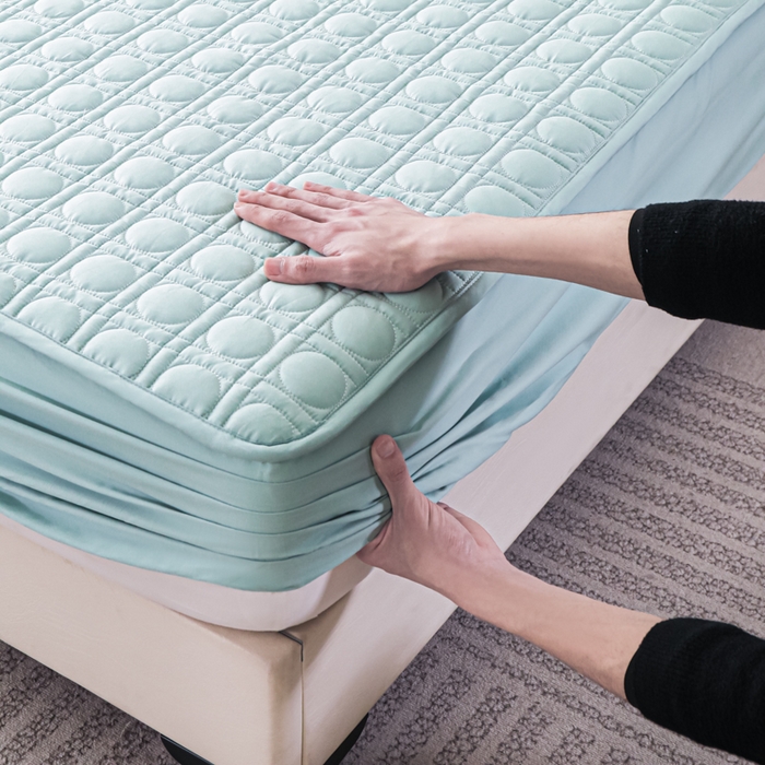 91家纺网 家纺一手货源 找家纺 佳笠家居 2025新款全棉纯棉夹棉床笠四季通用席梦思保护套床罩-初见系列 冰蓝