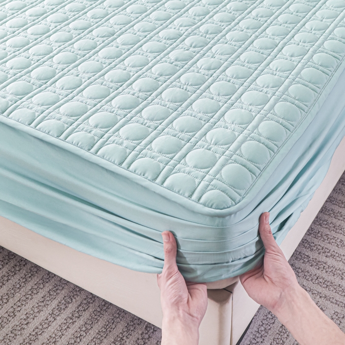 91家纺网 家纺一手货源 找家纺 佳笠家居 2025新款全棉纯棉夹棉床笠四季通用席梦思保护套床罩-初见系列 冰蓝