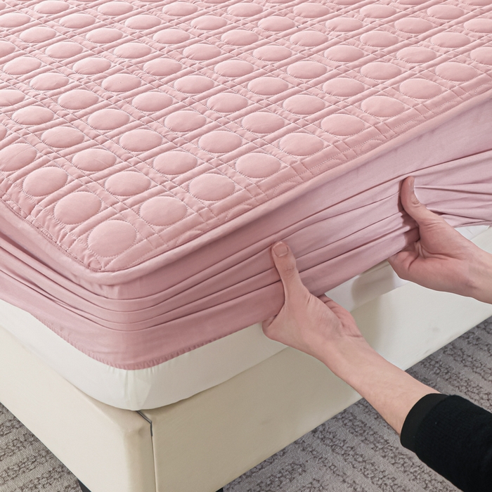 91家纺网 家纺一手货源 找家纺 佳笠家居 2025新款全棉纯棉夹棉床笠四季通用席梦思保护套床罩-初见系列 豆沙粉