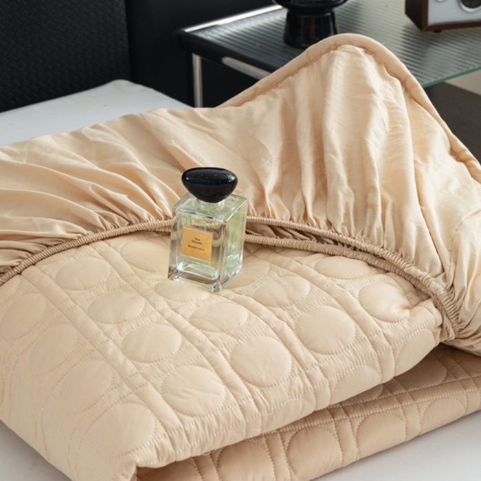 91家纺网 家纺一手货源 找家纺 佳笠家居 2025新款全棉纯棉夹棉床笠四季通用席梦思保护套床罩-初见系列 卡其色