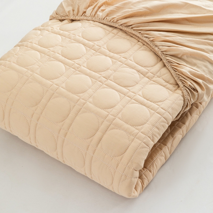 91家纺网 家纺一手货源 找家纺 佳笠家居 2025新款全棉纯棉夹棉床笠四季通用席梦思保护套床罩-初见系列 卡其色