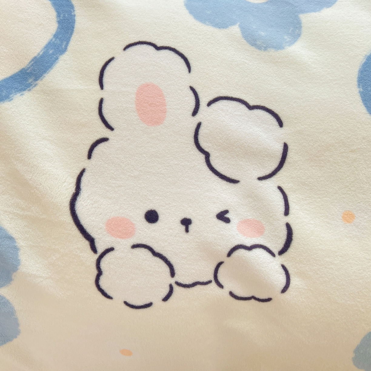 91家纺网 家纺一手货源 找家纺 LIFE.丽芙 2025秋冬新款A类牛奶绒加厚保暖单被套 爱心小宠-蓝