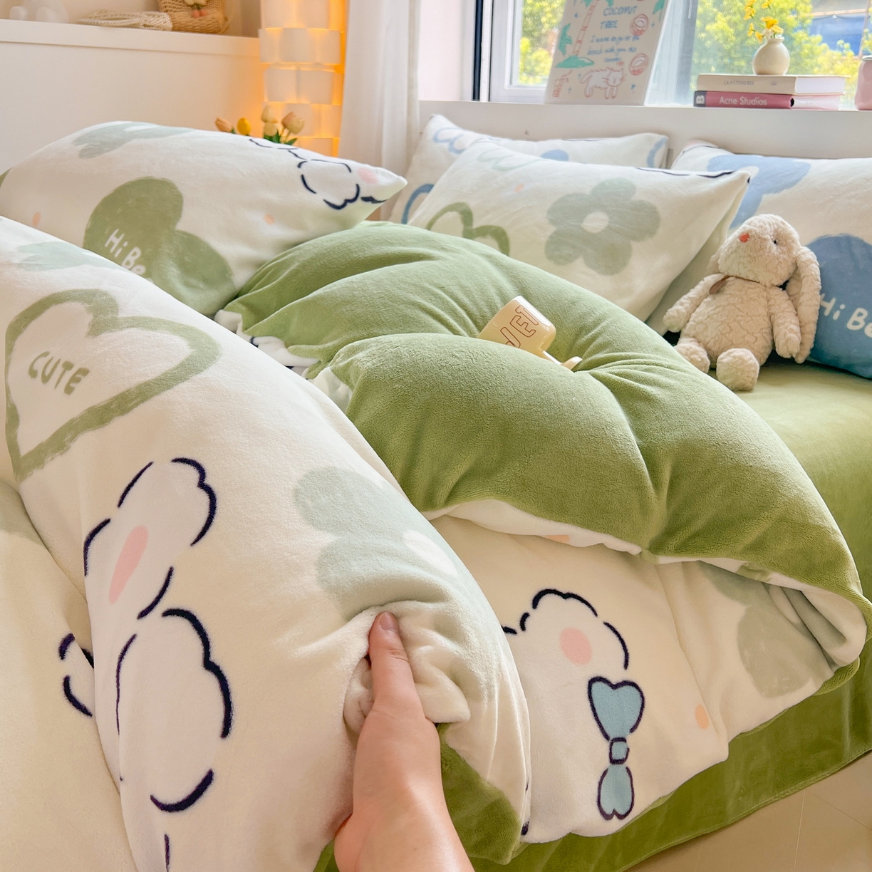 91家纺网 家纺一手货源 找家纺 LIFE.丽芙 2025秋冬新款A类牛奶绒加厚保暖单被套 爱心小宠-绿