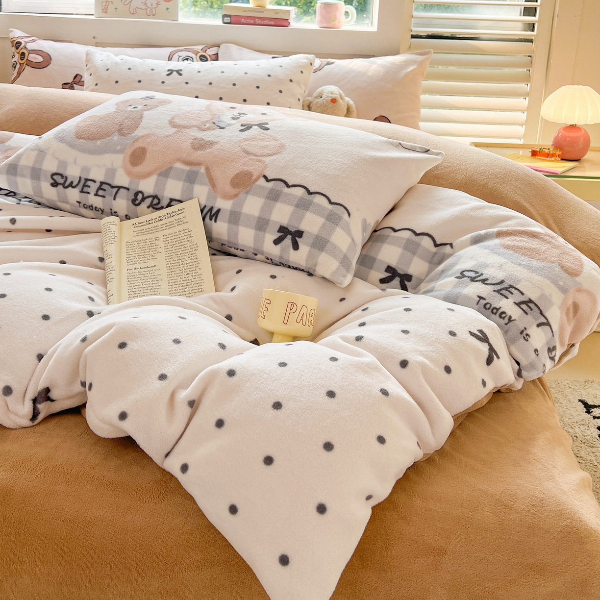 91家纺网 家纺一手货源 找家纺 LIFE.丽芙 2025秋冬新款A类牛奶绒加厚保暖单被套 安心熊仔