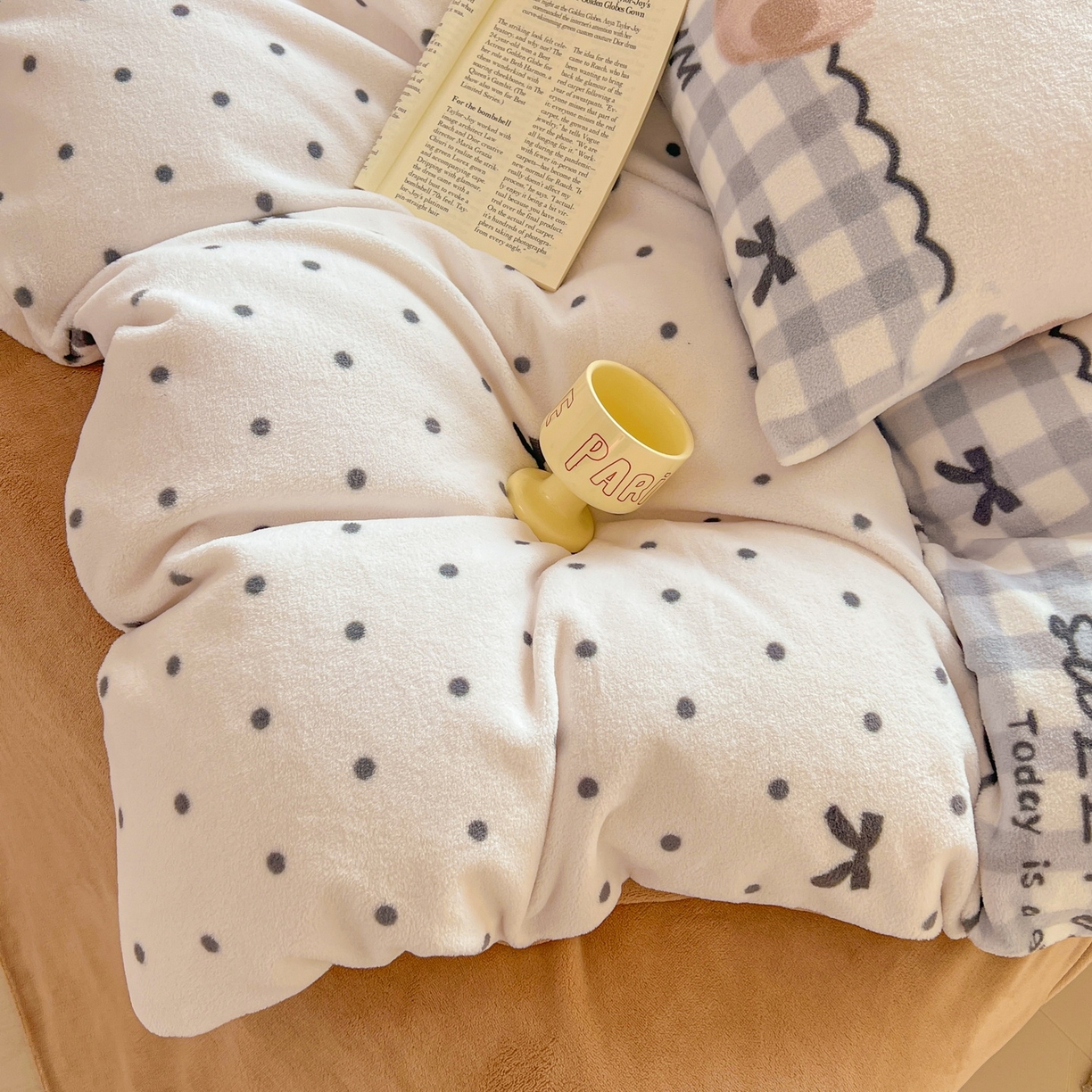 91家纺网 家纺一手货源 找家纺 LIFE.丽芙 2025秋冬新款A类牛奶绒加厚保暖单被套 安心熊仔