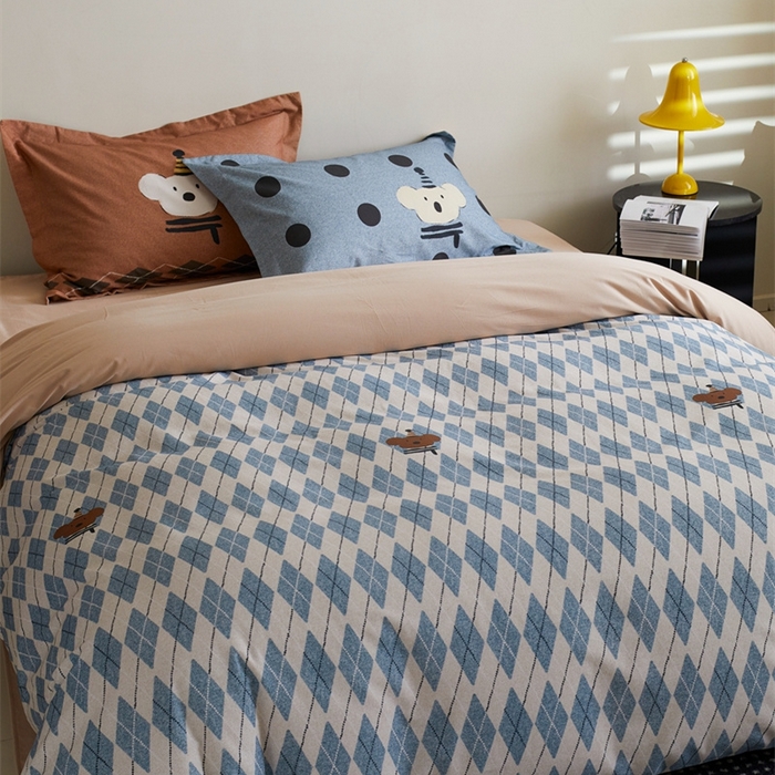 91家纺网 家纺一手货源 找家纺 由丽2025新款卡通磨毛印花四件套（控价券后不低于小号190，标准210，加大225） 菱形熊-蓝