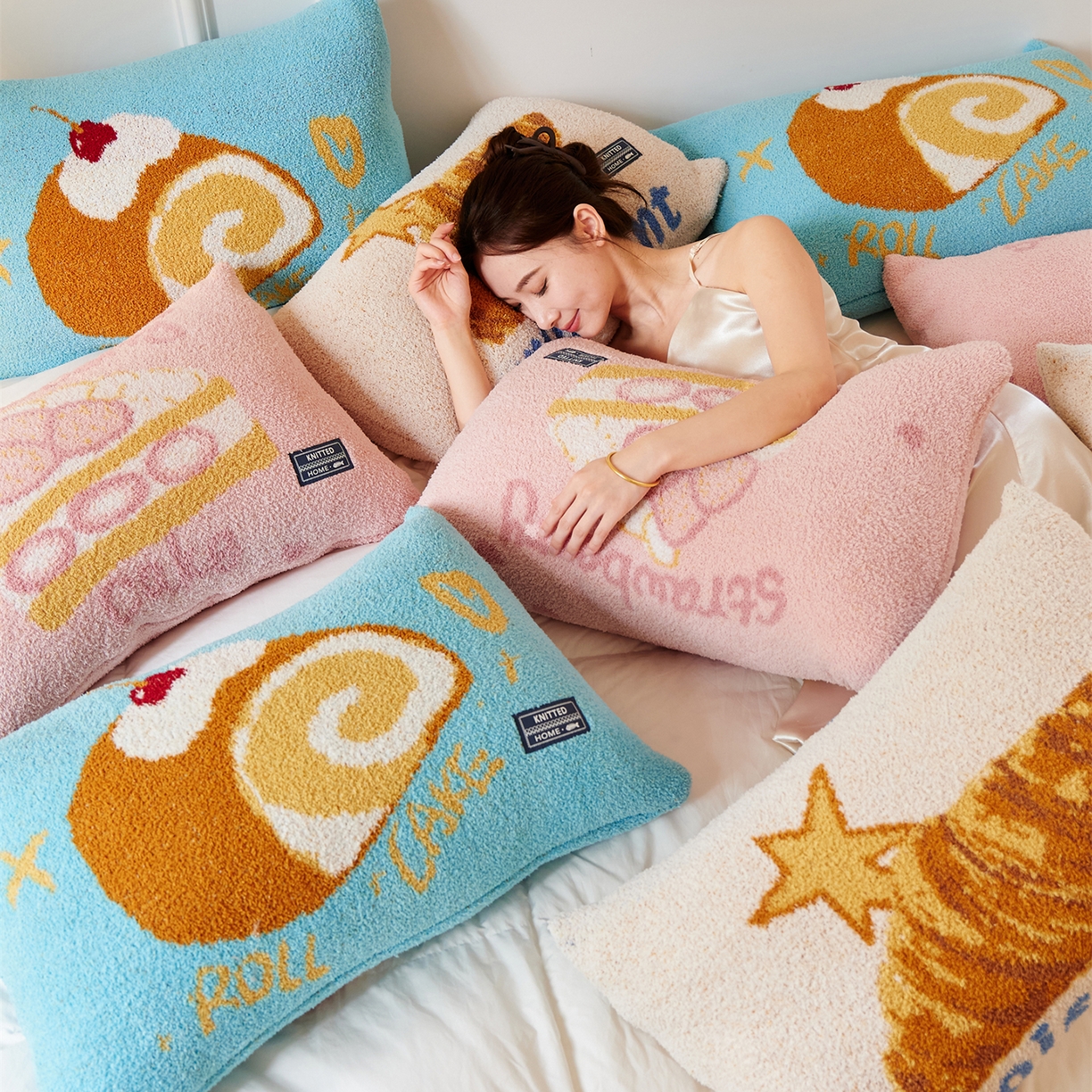 91家纺网 家纺一手货源 找家纺 （总）暖绵绵家纺 2025新款半边绒针织提花枕同款含芯抱枕-甜品点心系列