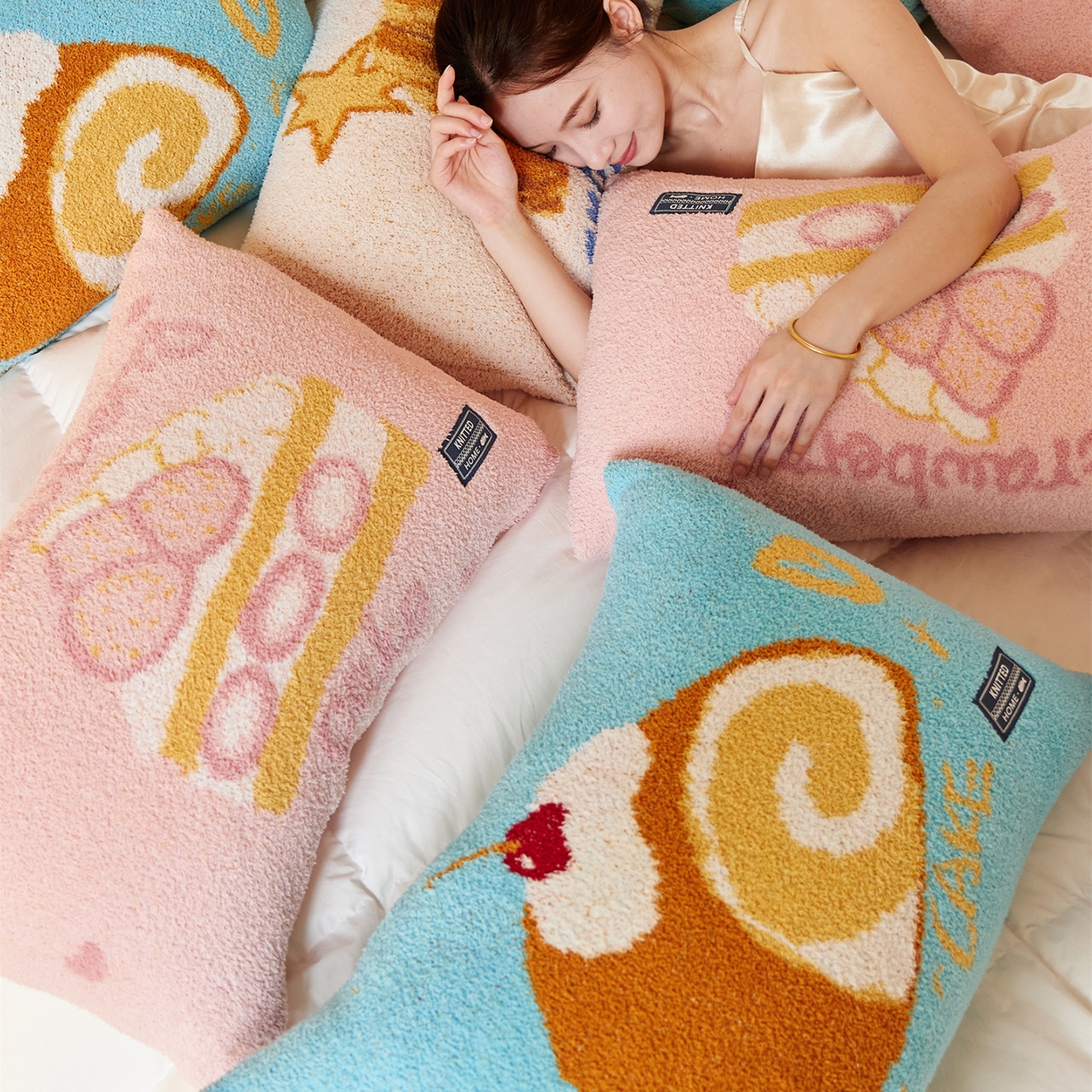 91家纺网 家纺一手货源 找家纺 暖绵绵家纺 2025新款半边绒针织提花枕同款含芯抱枕-甜品点心系列 组合图