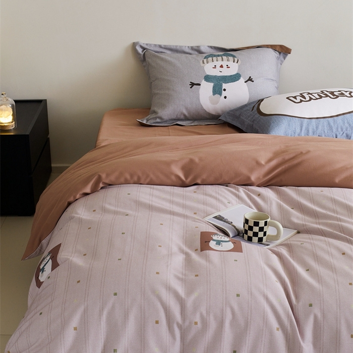 91家纺网 家纺一手货源 找家纺 由丽2025新款卡通磨毛印花四件套（控价券后不低于小号190，标准210，加大225） 圣诞-粉