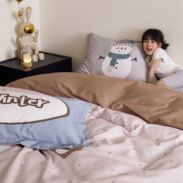 91家纺网 家纺一手货源 找家纺 由丽2025新款卡通磨毛印花四件套（控价券后不低于小号190，标准210，加大225） 圣诞-粉