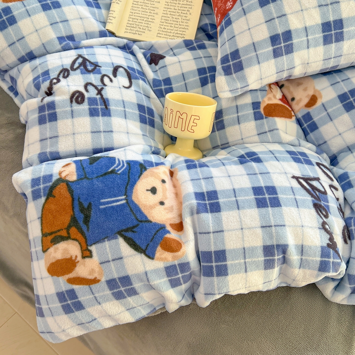 91家纺网 家纺一手货源 找家纺 LIFE.丽芙 2025秋冬新款A类牛奶绒加厚保暖单被套 冬日小熊