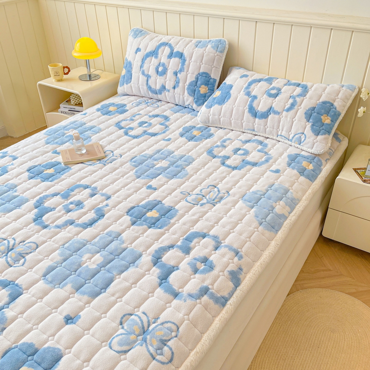 91家纺网 家纺一手货源 找家纺 LIFE.丽芙 2025秋冬新款牛奶绒加厚夹棉床垫床护垫单件印花卡通小清新床褥床垫子三件套 花恋