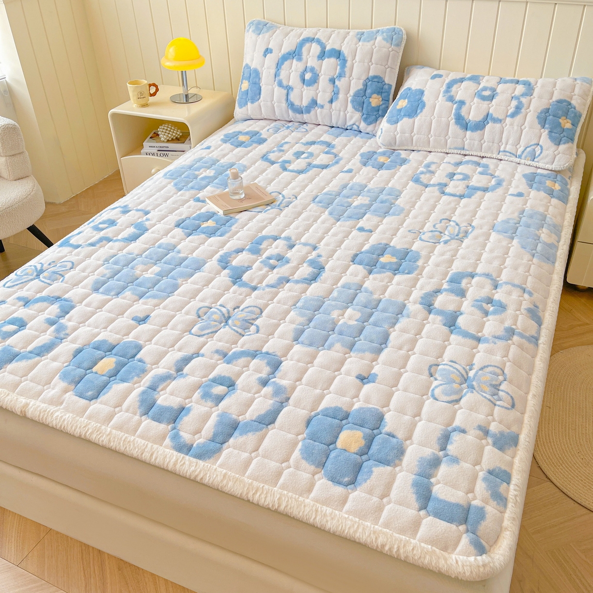 91家纺网 家纺一手货源 找家纺 LIFE.丽芙 2025秋冬新款牛奶绒加厚夹棉床垫床护垫单件印花卡通小清新床褥床垫子三件套 花恋