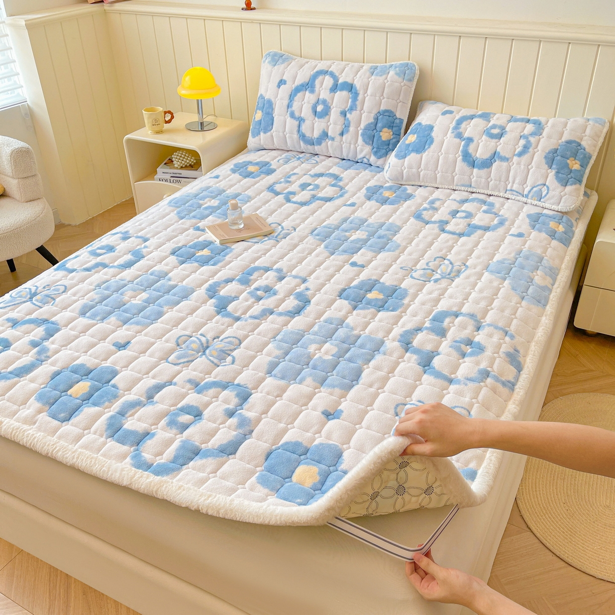 91家纺网 家纺一手货源 找家纺 LIFE.丽芙 2025秋冬新款牛奶绒加厚夹棉床垫床护垫单件印花卡通小清新床褥床垫子三件套 花恋