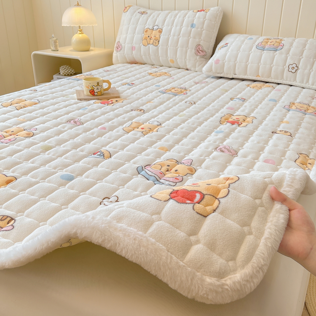 LIFE.丽芙 2025秋冬新款牛奶绒加厚夹棉床垫床护垫单件印花卡通小清新床褥床垫子三件套 小熊包