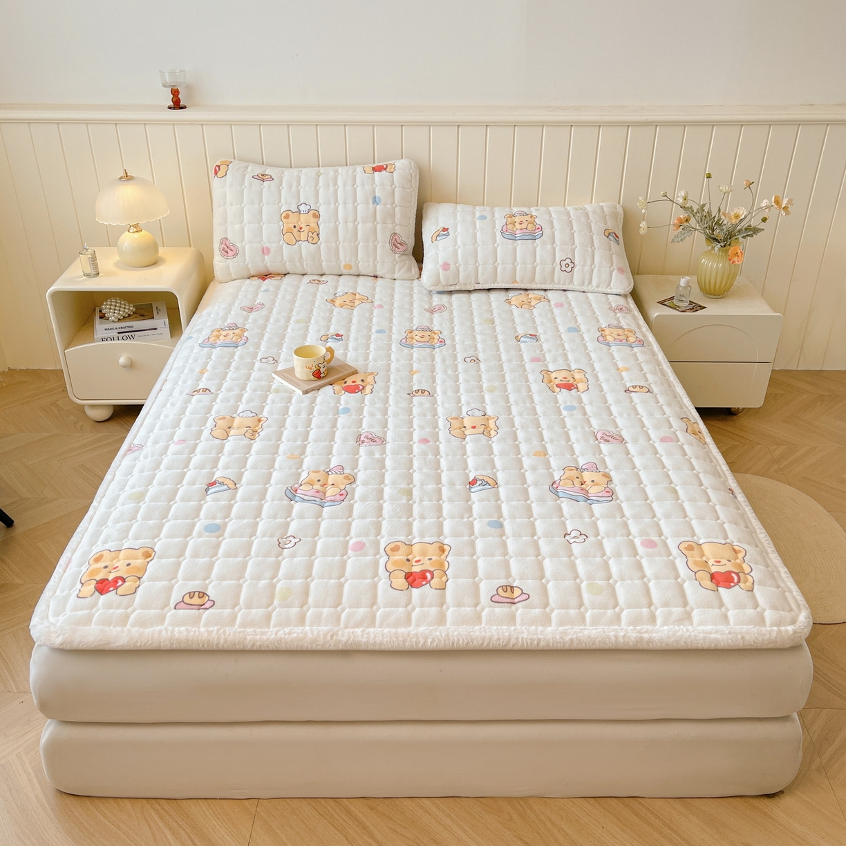 91家纺网 家纺一手货源 找家纺 LIFE.丽芙 2025秋冬新款牛奶绒加厚夹棉床垫床护垫单件印花卡通小清新床褥床垫子三件套 小熊包