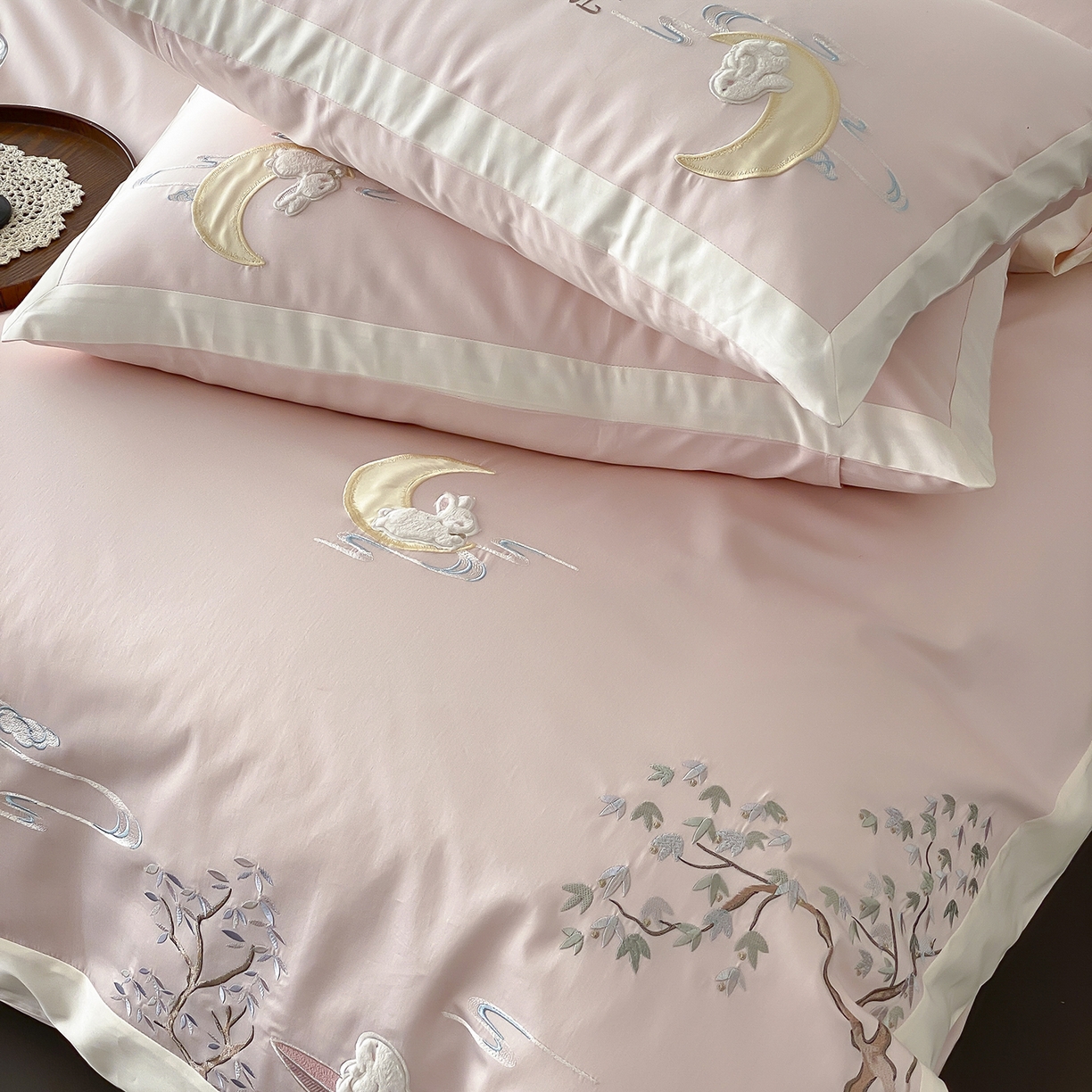 91家纺网 家纺一手货源 找家纺 （总）MIU缪家居 2025新款100支全棉亲肤四件套-喜乐兔