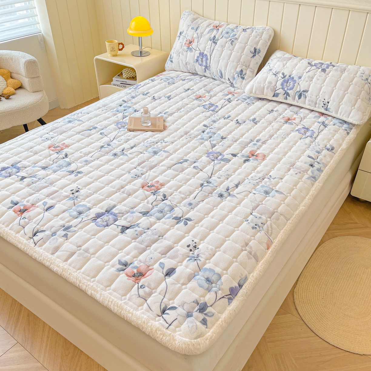 91家纺网 家纺一手货源 找家纺 LIFE.丽芙 2025秋冬新款牛奶绒加厚夹棉床垫床护垫单件印花卡通小清新床褥床垫子三件套 司藤