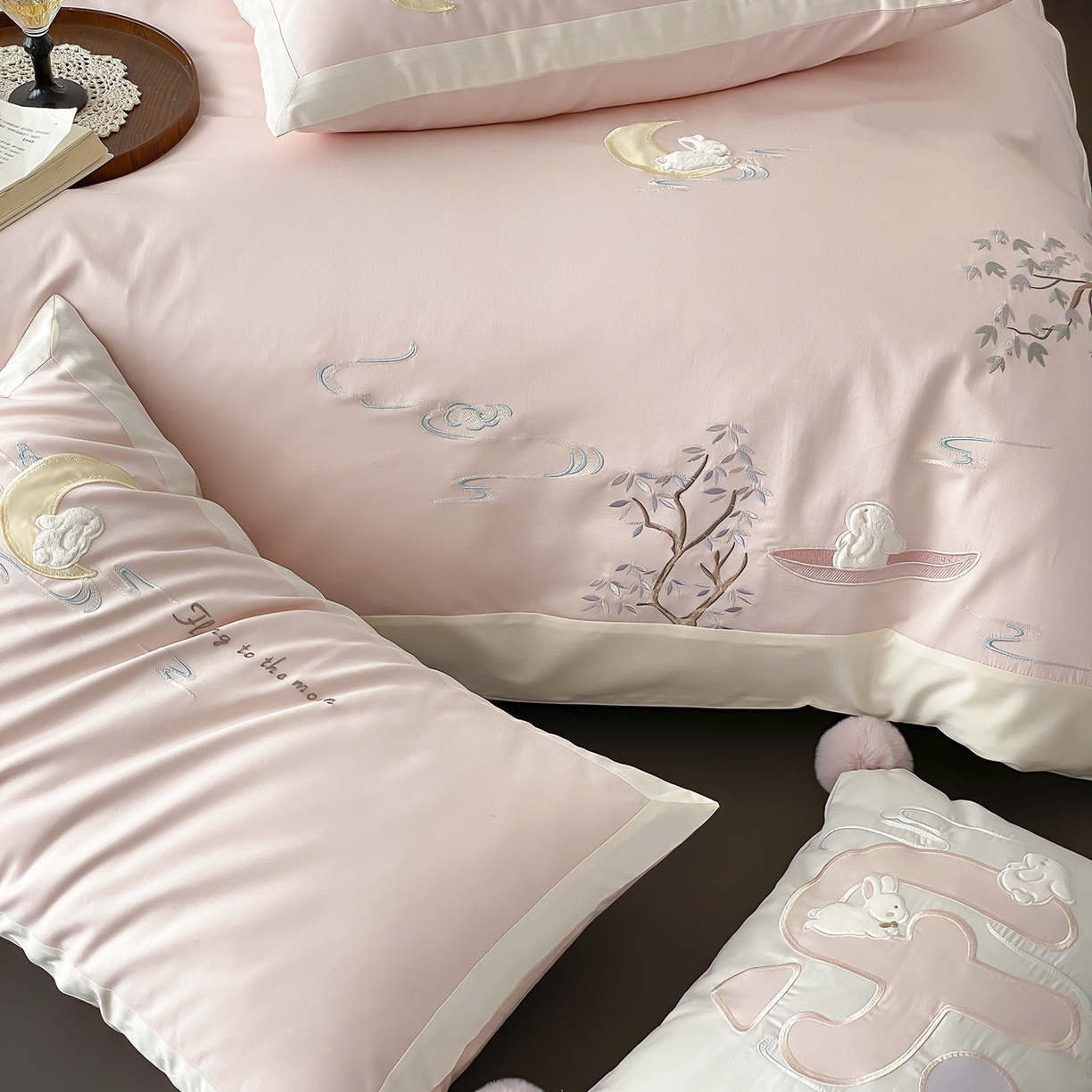 91家纺网 家纺一手货源 找家纺 MIU缪家居 2025新款100支全棉亲肤四件套-喜乐兔 喜乐兔-粉