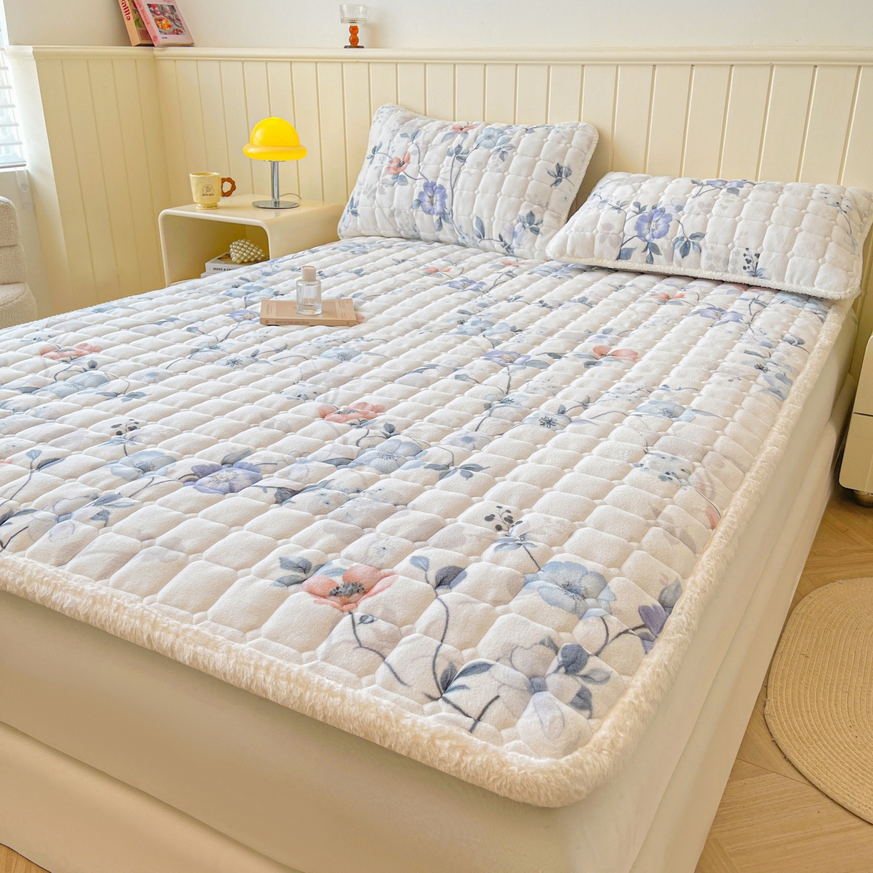 91家纺网 家纺一手货源 找家纺 LIFE.丽芙 2025秋冬新款牛奶绒加厚夹棉床垫床护垫单件印花卡通小清新床褥床垫子三件套 司藤