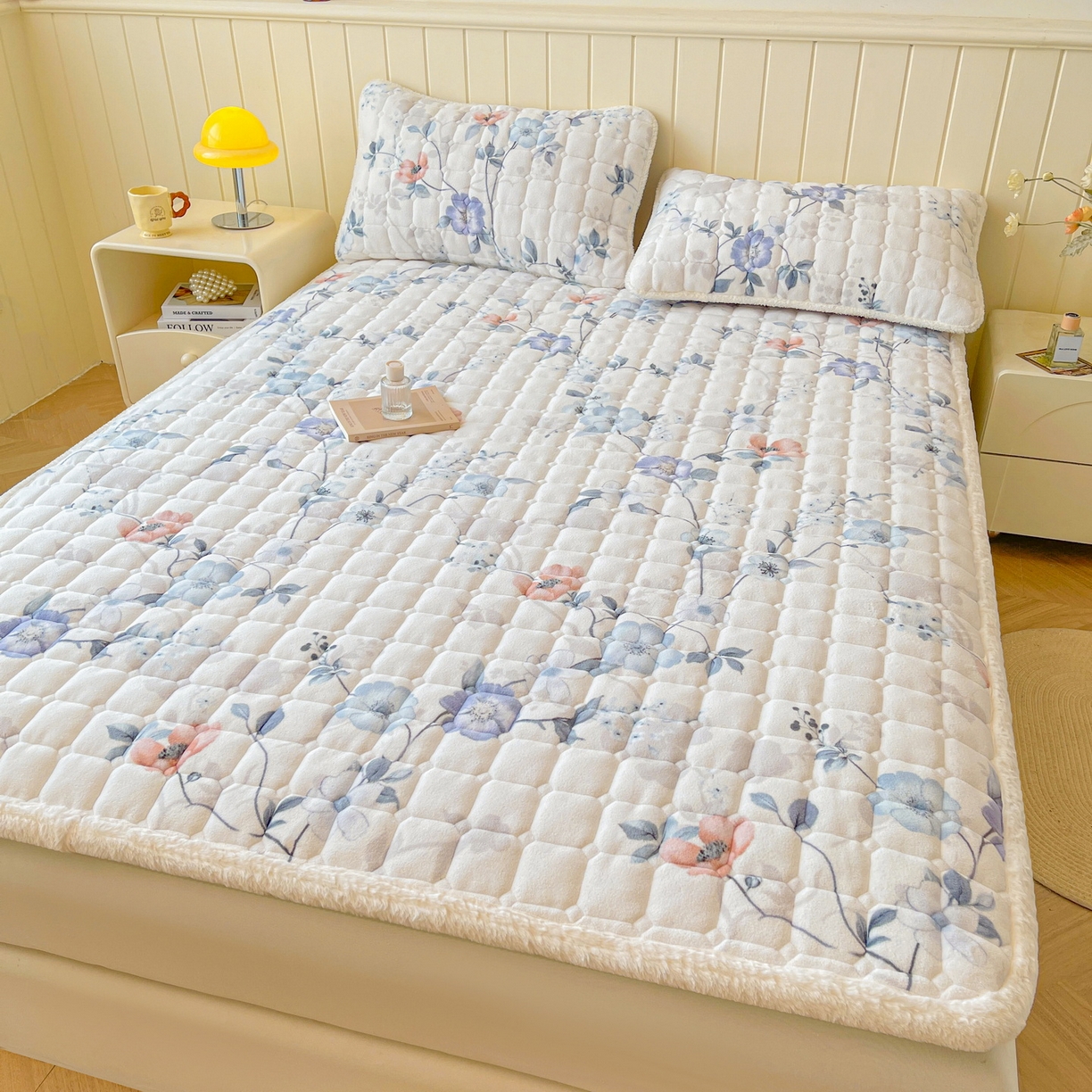 91家纺网 家纺一手货源 找家纺 LIFE.丽芙 2025秋冬新款牛奶绒加厚夹棉床垫床护垫单件印花卡通小清新床褥床垫子三件套 司藤