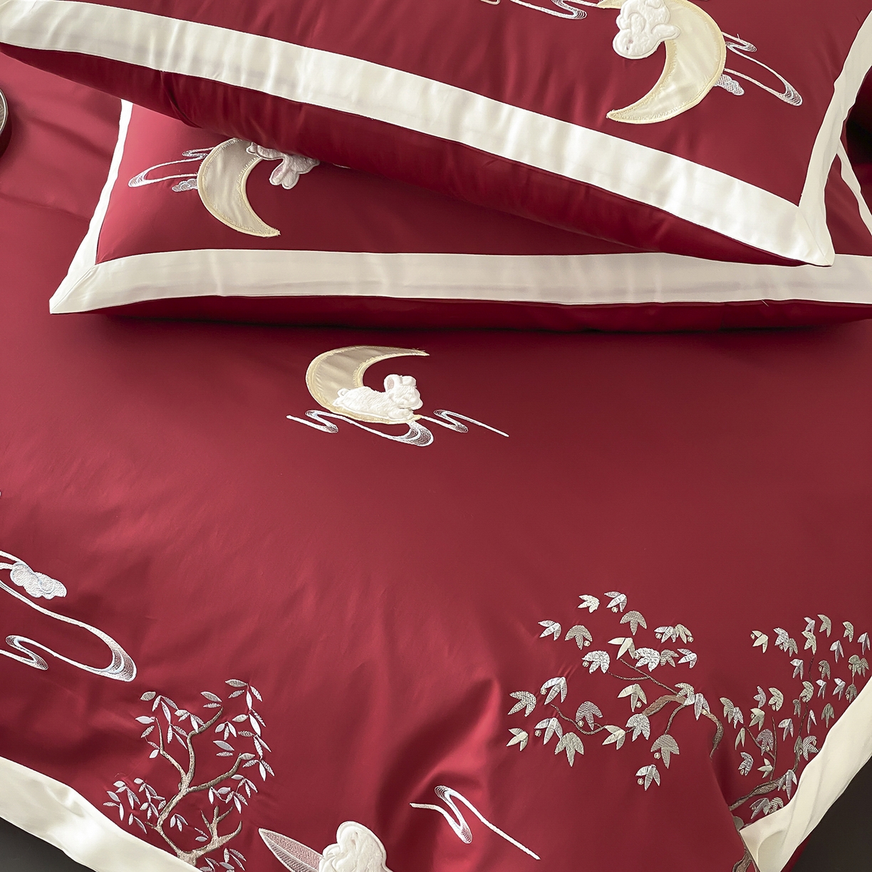 91家纺网 家纺一手货源 找家纺 MIU缪家居 2025新款100支全棉亲肤四件套-喜乐兔 喜乐兔-红