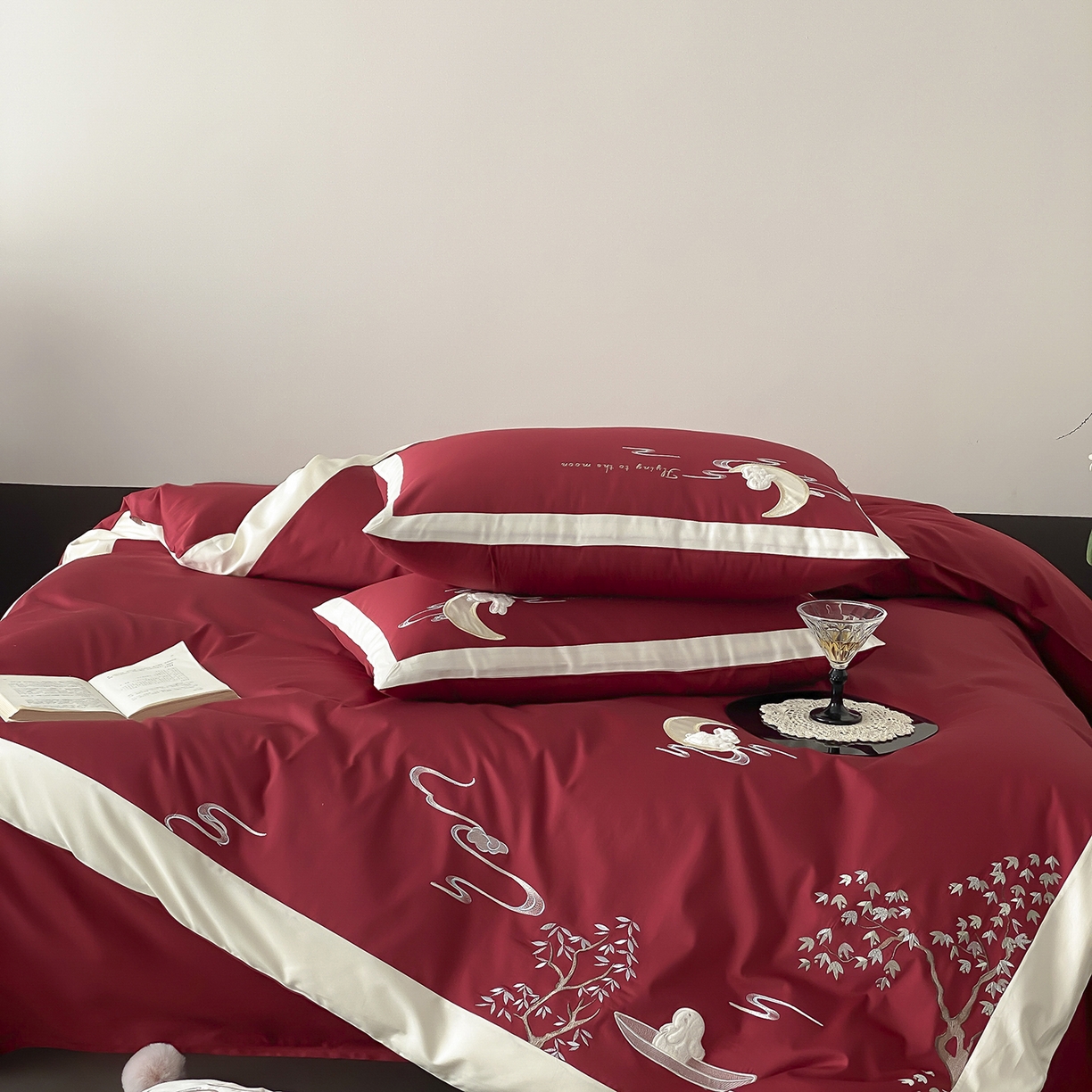 91家纺网 家纺一手货源 找家纺 MIU缪家居 2025新款100支全棉亲肤四件套-喜乐兔 喜乐兔-红