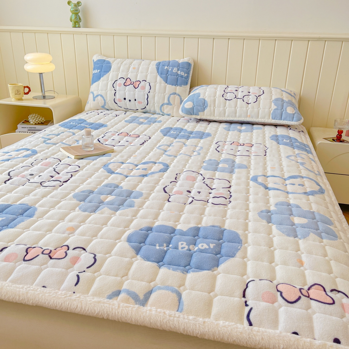 91家纺网 家纺一手货源 找家纺 LIFE.丽芙 2025秋冬新款牛奶绒加厚夹棉床垫床护垫单件印花卡通小清新床褥床垫子三件套 爱心小宠-蓝