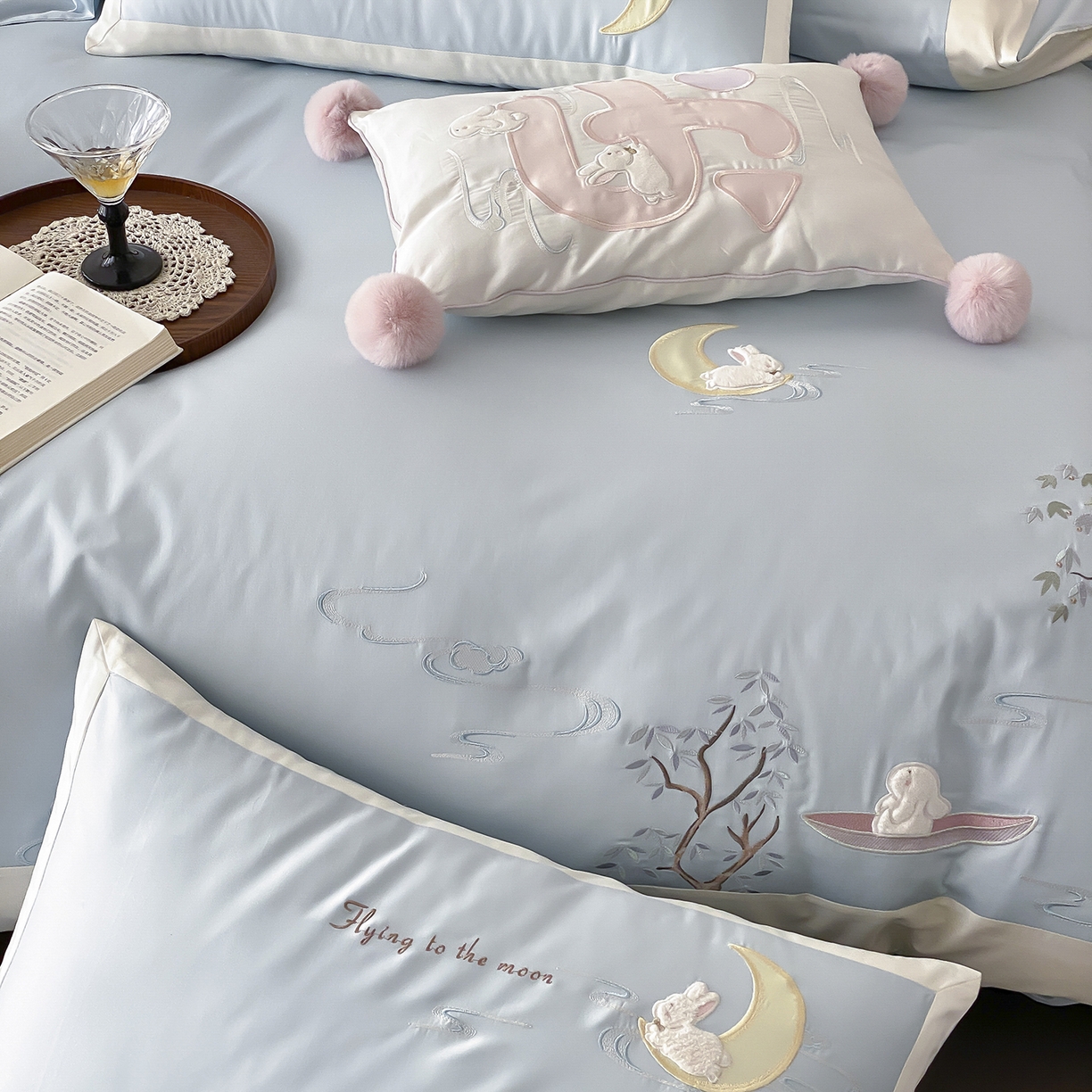 91家纺网 家纺一手货源 找家纺 MIU缪家居 2025新款100支全棉亲肤四件套-喜乐兔 喜乐兔-蓝