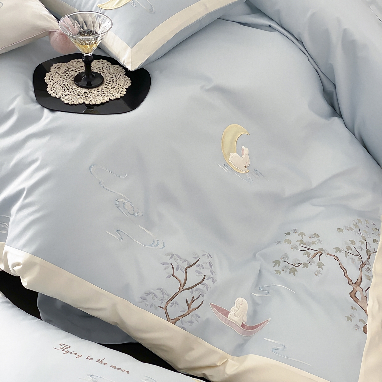 91家纺网 家纺一手货源 找家纺 MIU缪家居 2025新款100支全棉亲肤四件套-喜乐兔 喜乐兔-蓝