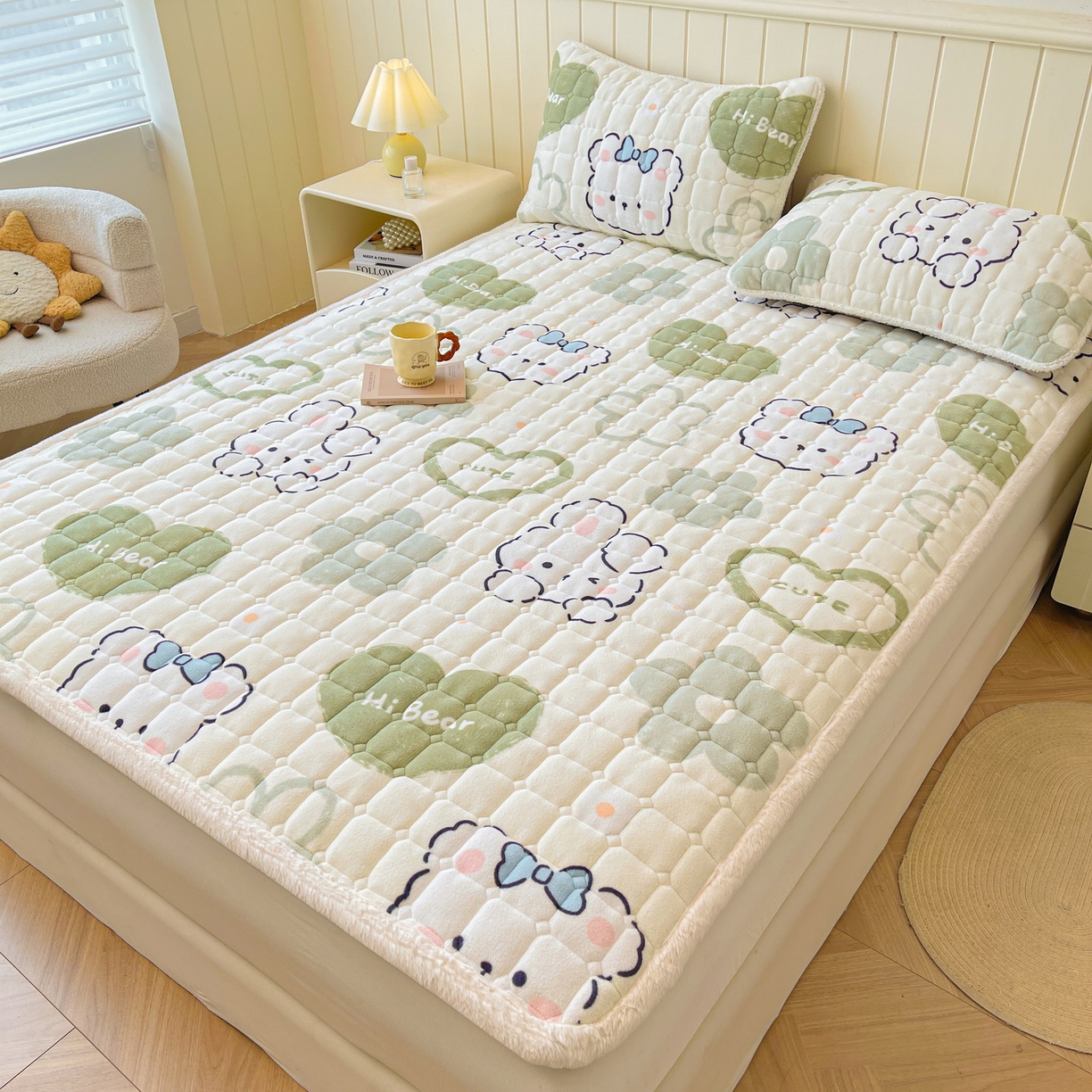 91家纺网 家纺一手货源 找家纺 LIFE.丽芙 2025秋冬新款牛奶绒加厚夹棉床垫床护垫单件印花卡通小清新床褥床垫子三件套 爱心小宠-绿