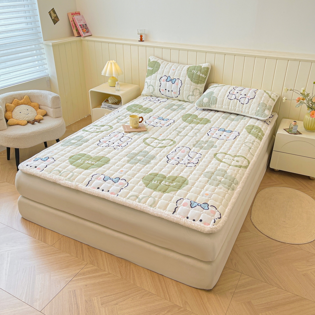 91家纺网 家纺一手货源 找家纺 LIFE.丽芙 2025秋冬新款牛奶绒加厚夹棉床垫床护垫单件印花卡通小清新床褥床垫子三件套 爱心小宠-绿