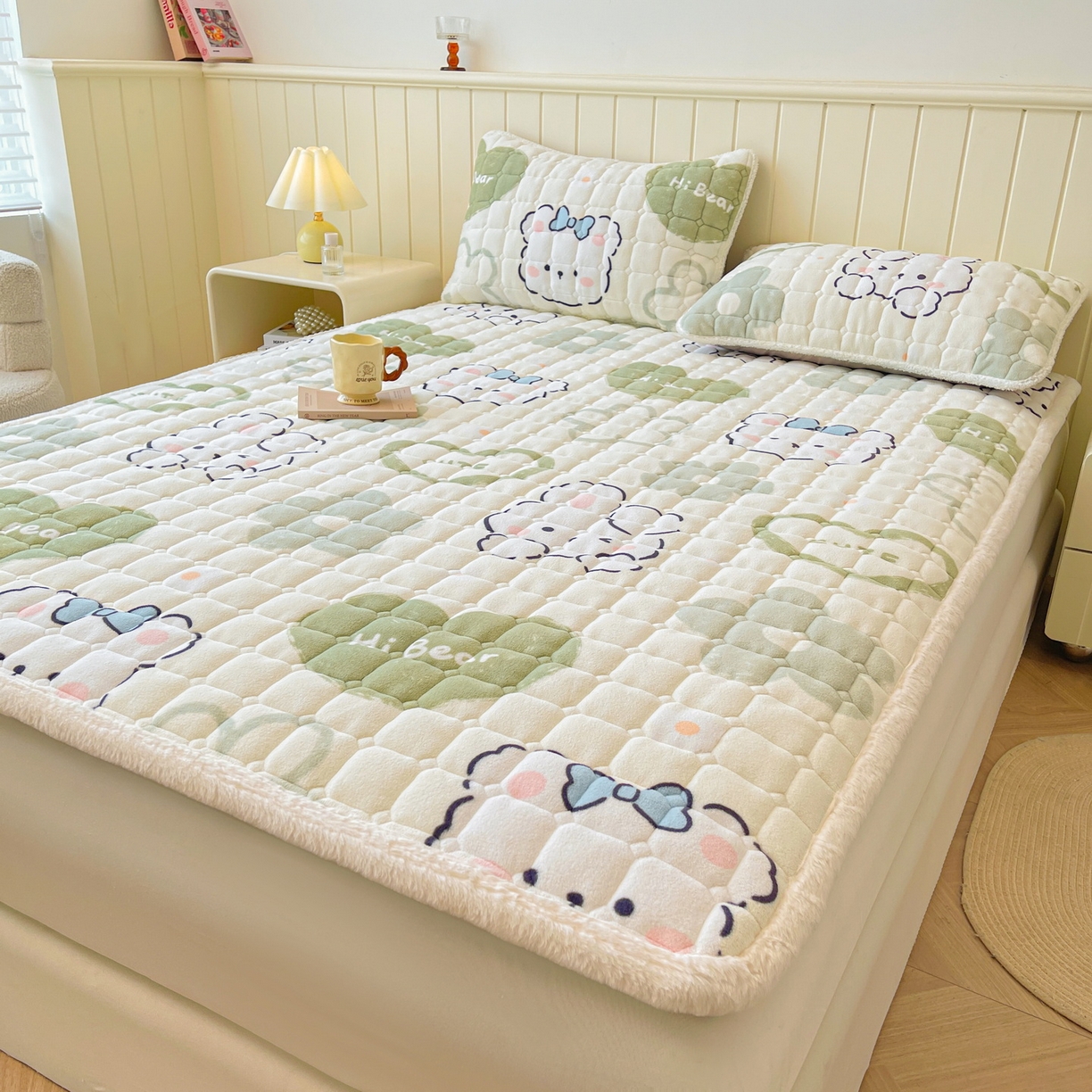 91家纺网 家纺一手货源 找家纺 LIFE.丽芙 2025秋冬新款牛奶绒加厚夹棉床垫床护垫单件印花卡通小清新床褥床垫子三件套 爱心小宠-绿
