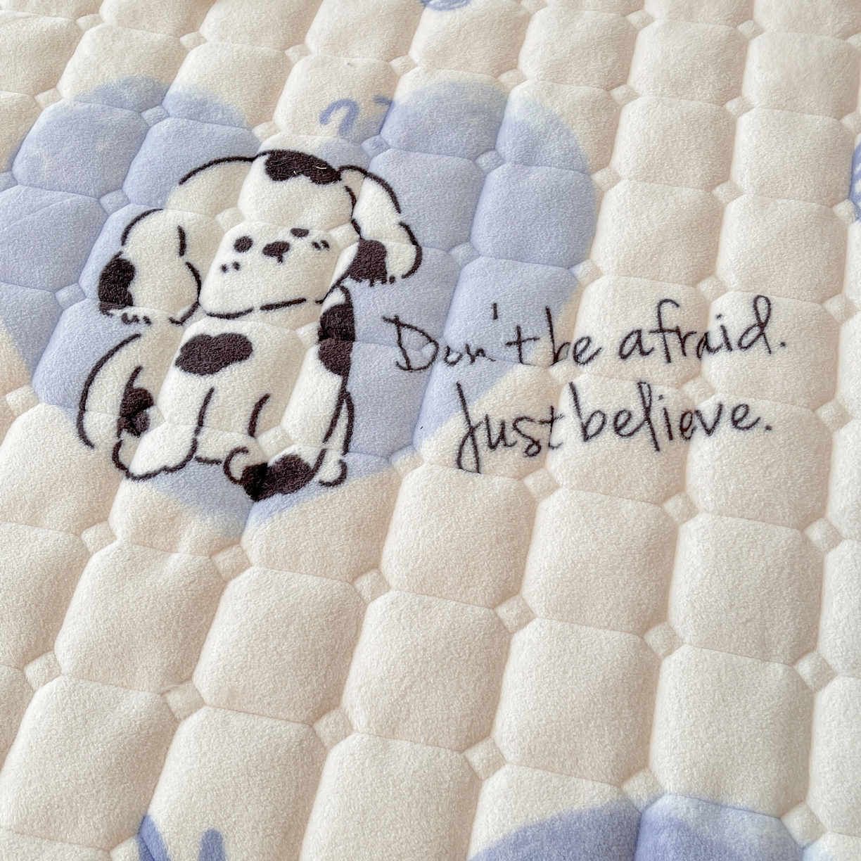 91家纺网 家纺一手货源 找家纺 LIFE.丽芙 2025秋冬新款牛奶绒加厚夹棉床垫床护垫单件印花卡通小清新床褥床垫子三件套 幸运狗