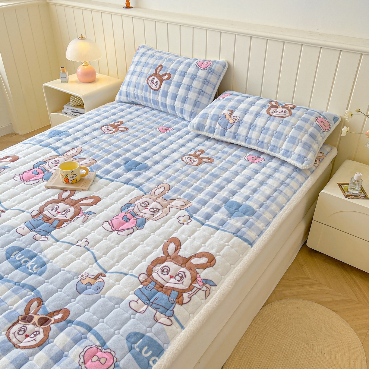 91家纺网 家纺一手货源 找家纺 LIFE.丽芙 2025秋冬新款牛奶绒加厚夹棉床垫床护垫单件印花卡通小清新床褥床垫子三件套 布布乐园