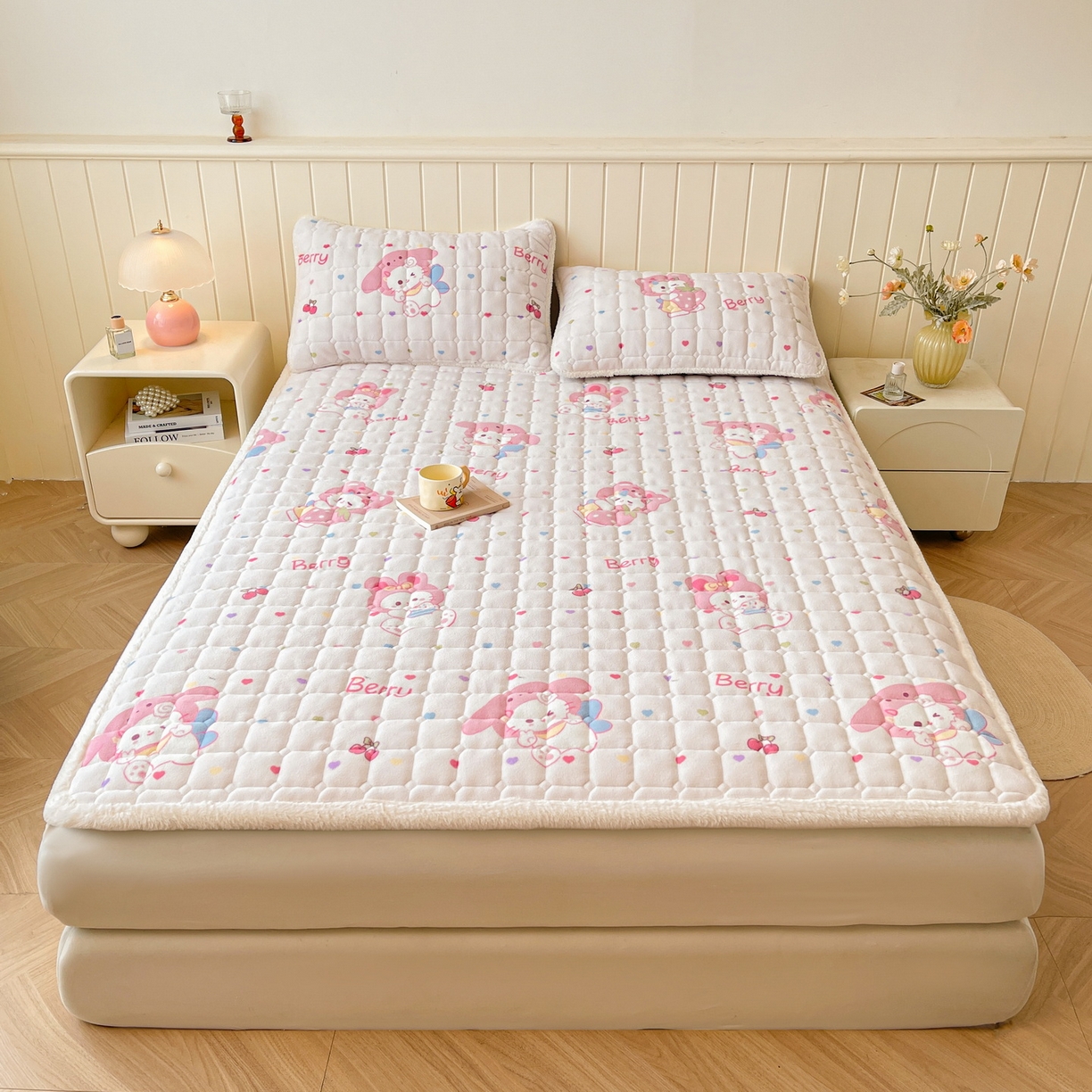 91家纺网 家纺一手货源 找家纺 LIFE.丽芙 2025秋冬新款牛奶绒加厚夹棉床垫床护垫单件印花卡通小清新床褥床垫子三件套 乖乖喵