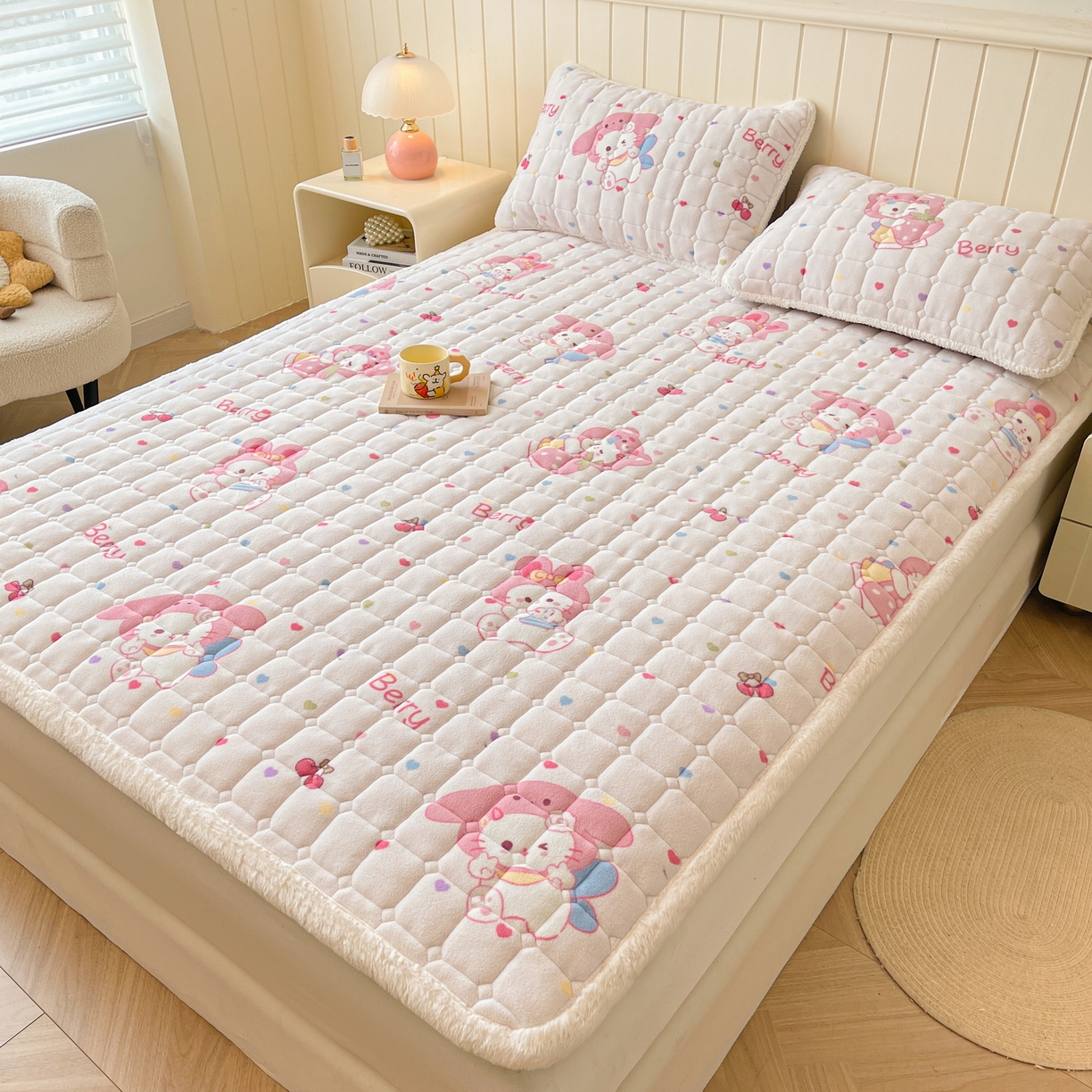 91家纺网 家纺一手货源 找家纺 LIFE.丽芙 2025秋冬新款牛奶绒加厚夹棉床垫床护垫单件印花卡通小清新床褥床垫子三件套 乖乖喵