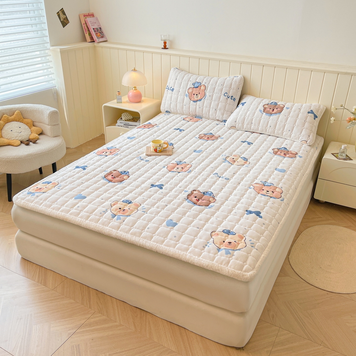 91家纺网 家纺一手货源 找家纺 LIFE.丽芙 2025秋冬新款牛奶绒加厚夹棉床垫床护垫单件印花卡通小清新床褥床垫子三件套 动感小熊