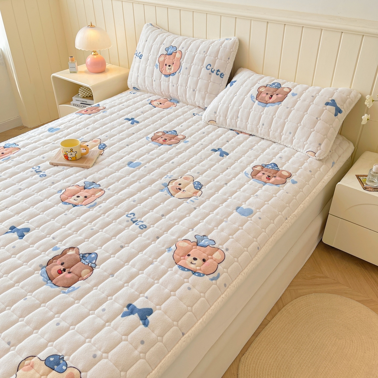 91家纺网 家纺一手货源 找家纺 LIFE.丽芙 2025秋冬新款牛奶绒加厚夹棉床垫床护垫单件印花卡通小清新床褥床垫子三件套 动感小熊