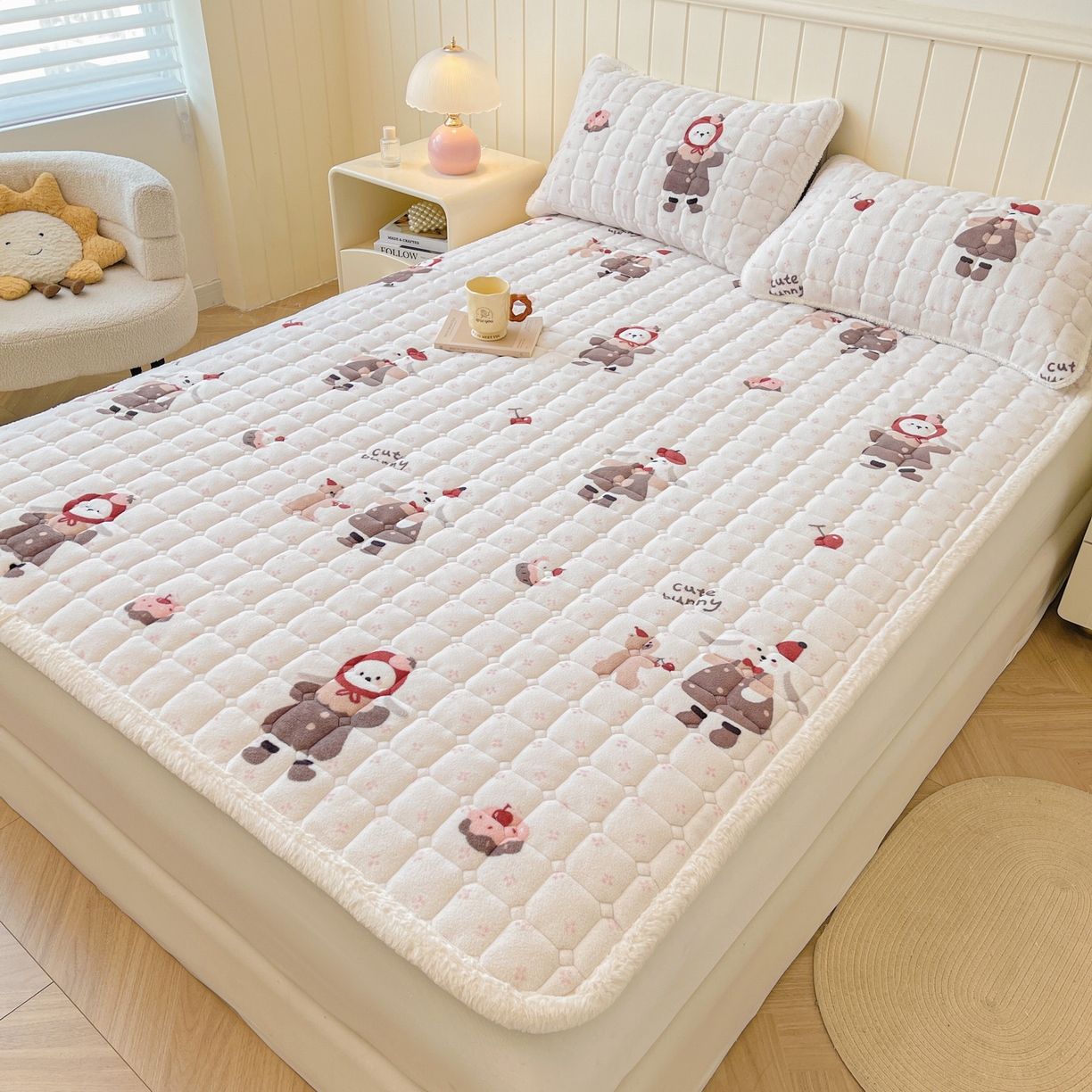 91家纺网 家纺一手货源 找家纺 LIFE.丽芙 2025秋冬新款牛奶绒加厚夹棉床垫床护垫单件印花卡通小清新床褥床垫子三件套 小伙伴