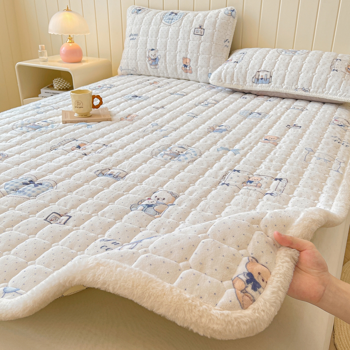 LIFE.丽芙 2025秋冬新款牛奶绒加厚夹棉床垫床护垫单件印花卡通小清新床褥床垫子三件套 贝果宝贝