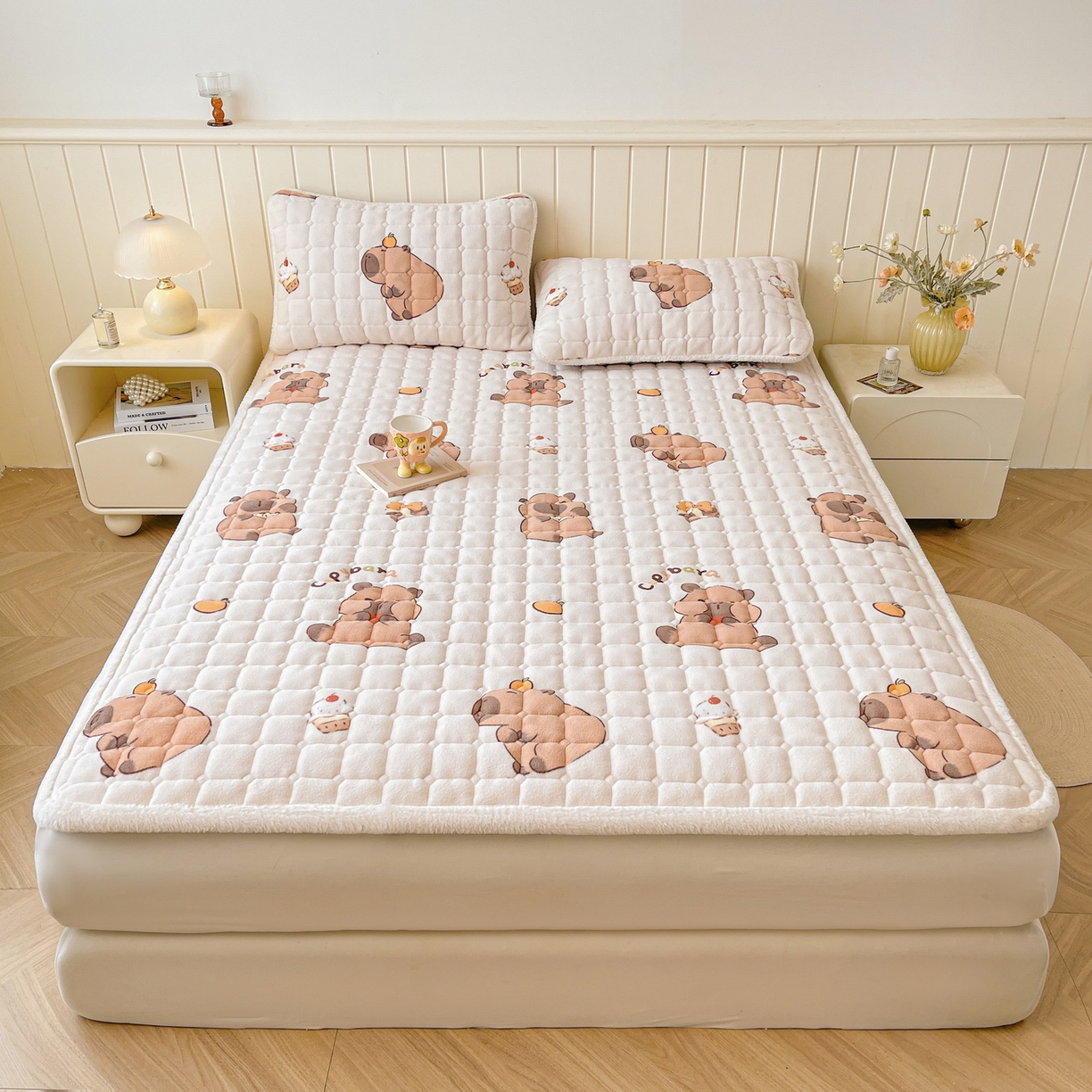 91家纺网 家纺一手货源 找家纺 LIFE.丽芙 2025秋冬新款牛奶绒加厚夹棉床垫床护垫单件印花卡通小清新床褥床垫子三件套 麦麦卡皮