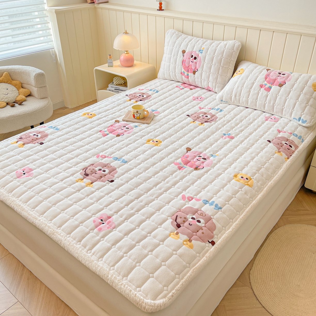 91家纺网 家纺一手货源 找家纺 LIFE.丽芙 2025秋冬新款牛奶绒加厚夹棉床垫床护垫单件印花卡通小清新床褥床垫子三件套 快乐多巴胺