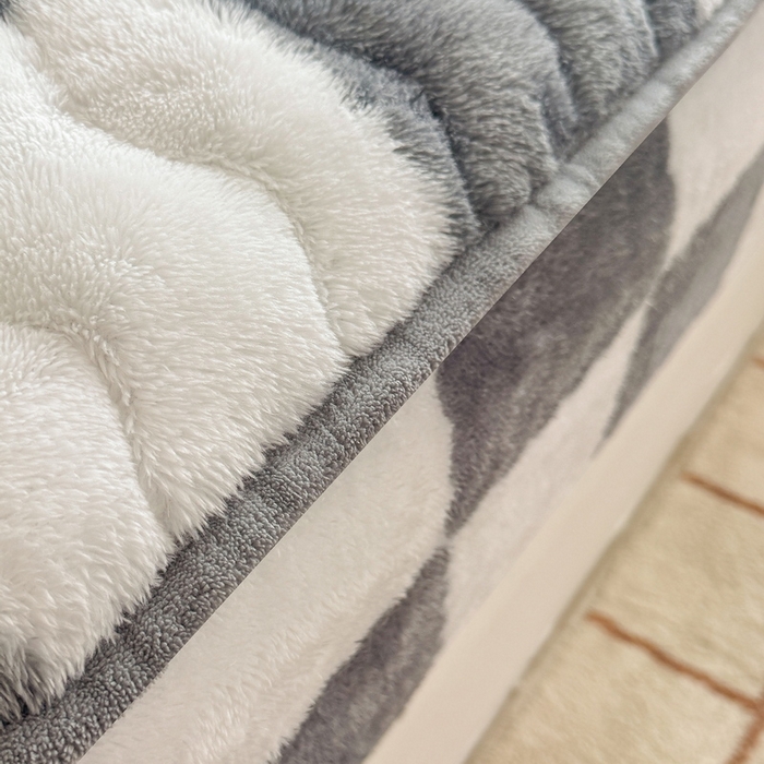 91家纺网 家纺一手货源 找家纺 （总）LIFE.丽芙 2025秋冬北极绒加厚夹棉床笠三件套印花泰迪绒床垫保护套罩(自然光图)